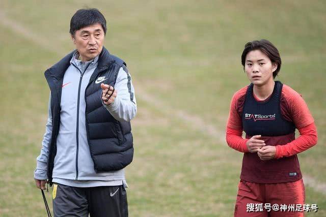 93岁彭玉的离世：她最挂念的是陪伴她21年的爱人
